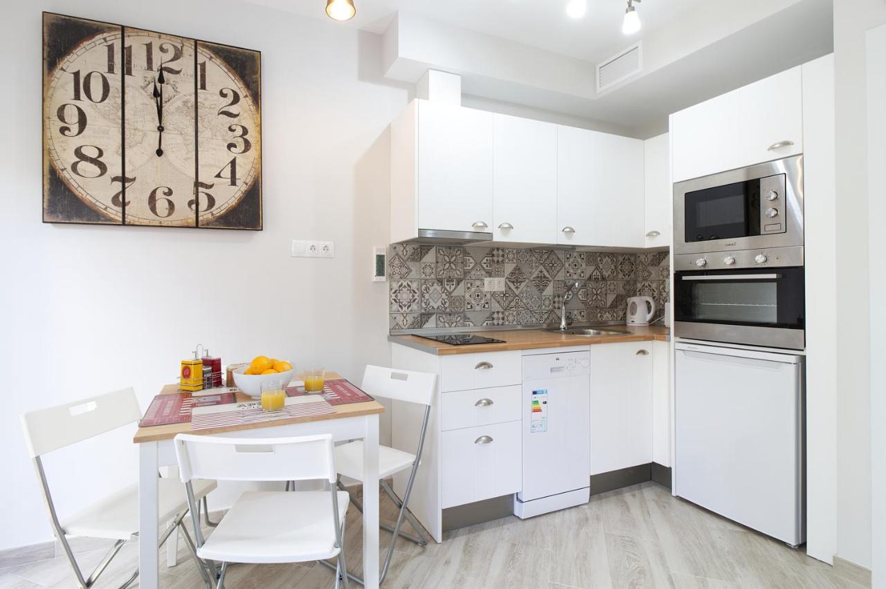 Apartamento Barcelo 21, Parking On Request, Atico With Terrace & Studio With Patio, Center, Breakfast Included, Quite Neighborhood, Bc Málaga Exterior foto